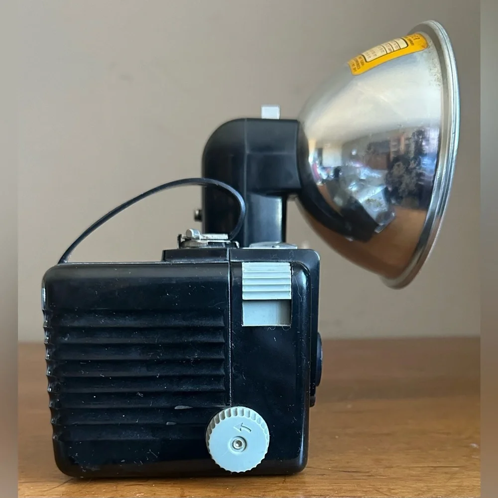 Vintage Kodak Brownie Hawkeye Flash Outfit Model Camera
